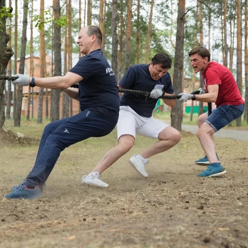 Это было что-то!!! Я думаю эмоции на наших лицах всё передают лучше слов!
Честно говоря, я думал мы проиграем в первой же схватке! Но старая гвардия до сих пор в форме! 🥳🥇🏆
#контурмайовка2021