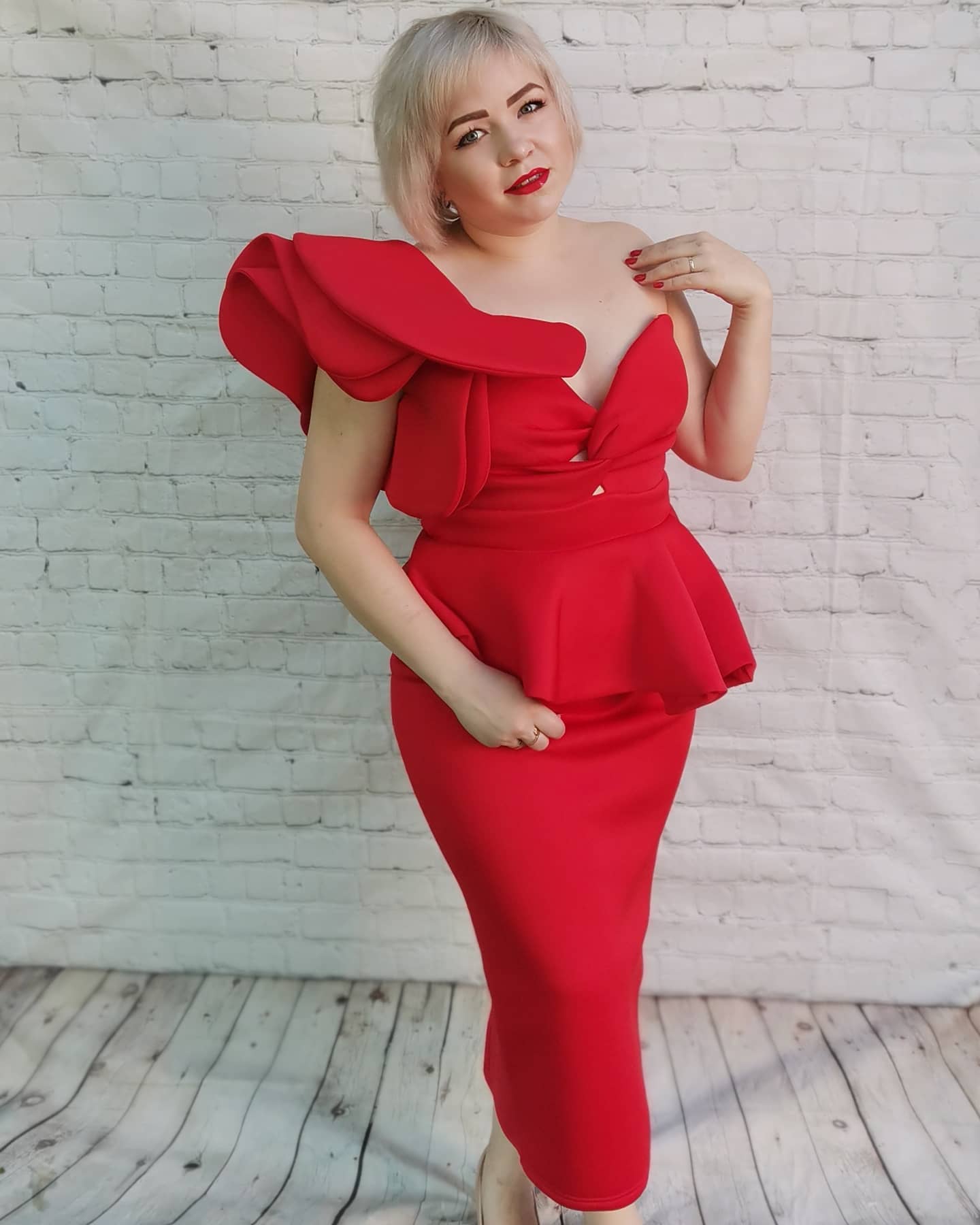 zefirochka_9 в LOOKY. #Miss_ord,#alieхрress,#alieхрressblogger,#myоtzyv,#rеvievv,#zefirochka_9,#blondy,#blondie,#стиль,#красота,#пышкапозинг,#мода,#girls,#girl,#pink,#style,#moda,#honor20pro,#honor,#reviewnеw,#marykay,#mk,#розовыйменяетмир,#позинг,#nеwроst,#джинсы,#зима,#тепло,#black. Прекрасное платье #M...