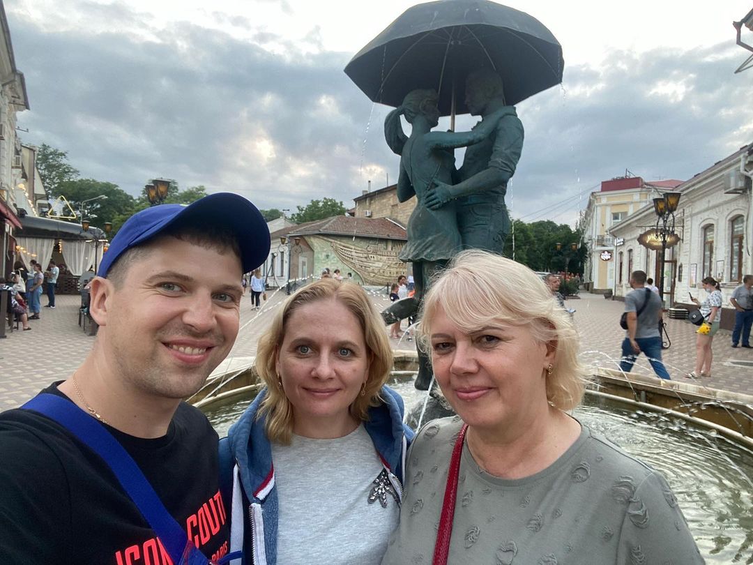 seliverstov1701 в LOOKY — #свет_спасения_москва #саша_настя
#мамуличка