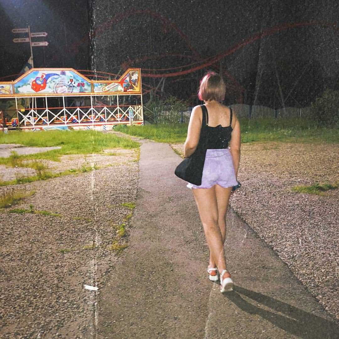 xenia_valismort в LOOKY — 21.06.21/21:58
Поздний вечер. Заброшенный парк. Горки.
🌫⛪📢