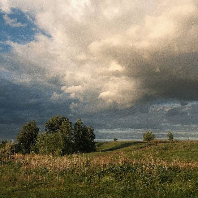 ieugene.mat в LOOKY. #philosophy,#storm,#summertime,#storyofmylife,#печаль,#sadness,#меланхолия,#melanholy,#naturelovers,#nofilter,#nature,#sky,#bluesky,#summersky,#clouds,#forest,#photo,#sunset,#закат,#goodnight. 🏞...the darkness th...