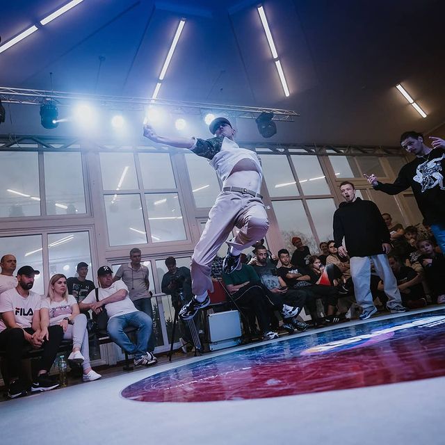 wissotawissota в LOOKY. #unifest8,#breaking,#bboys,#breakdance,#fly,#jump,#wissotawissota. "Таков уж судьбы неп...