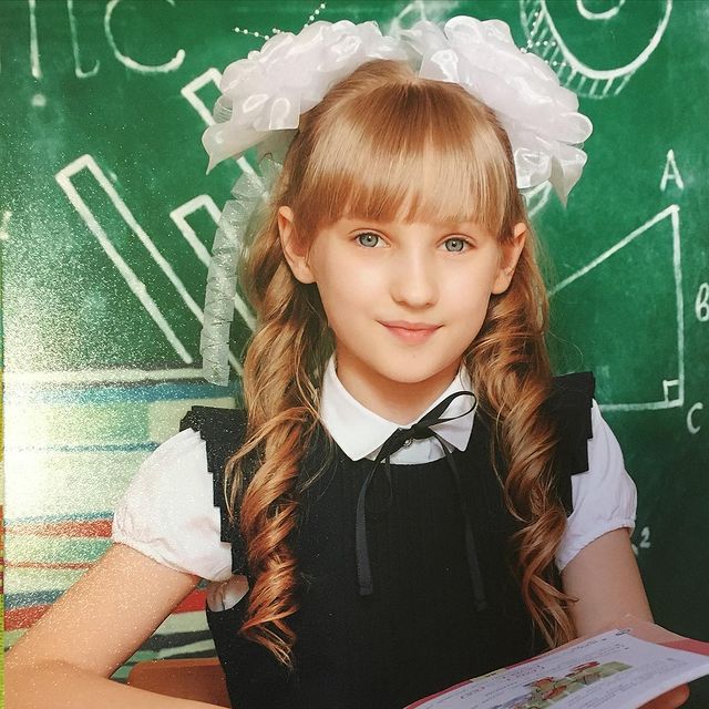 alena_yakushina в LOOKY. . Моя девочка 💜💛👧🏼...