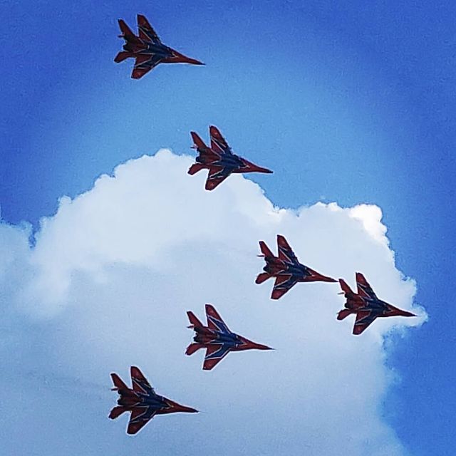stas.nvkz в LOOKY. #авиация,#стрижи,#агвпстрижи,#миг29,#mig29,#jets,#aviation,#вксроссии,#авиашоу,#airshow. Тренировочный полёт ...