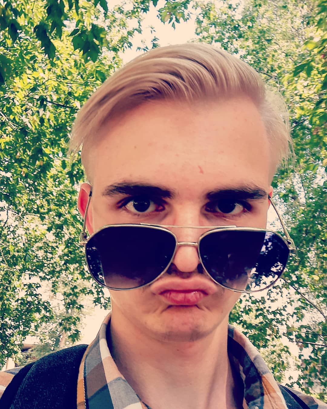 fedor_gorkiy в LOOKY — А кто тут у нас сидит и скучает.. а?))))

Луцкай и листа дал
