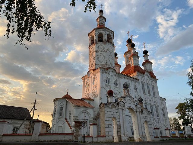 alex.post.travel в LOOKY. #тотьма,#totma,#православие,#историярелигии,#мотопутешествие,#mototravel,#vfr800,#русскиемореплаватели,#тотемскоебарокко,#сухопутныйморскойпорт,#вологодскаяобласть. Тотьма 1137, входит ...