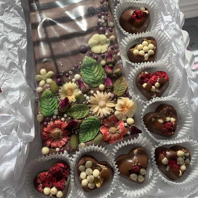 yuliya_albus в LOOKY. . Работать с шоколадом...