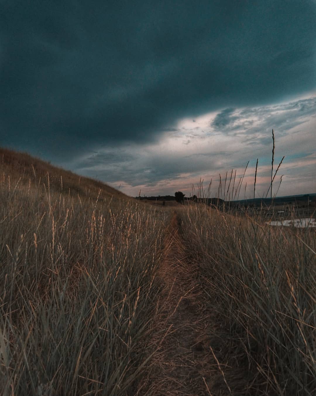 _alex.slv в LOOKY — Никогда не оборачивайся назад, прошлое не изменилось, и не и