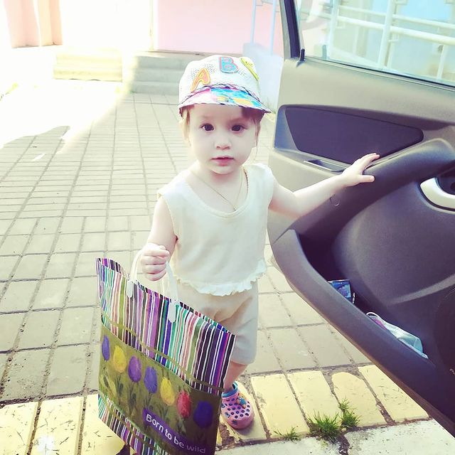 likhachev94 в LOOKY. . Дочь пошла за покупк...