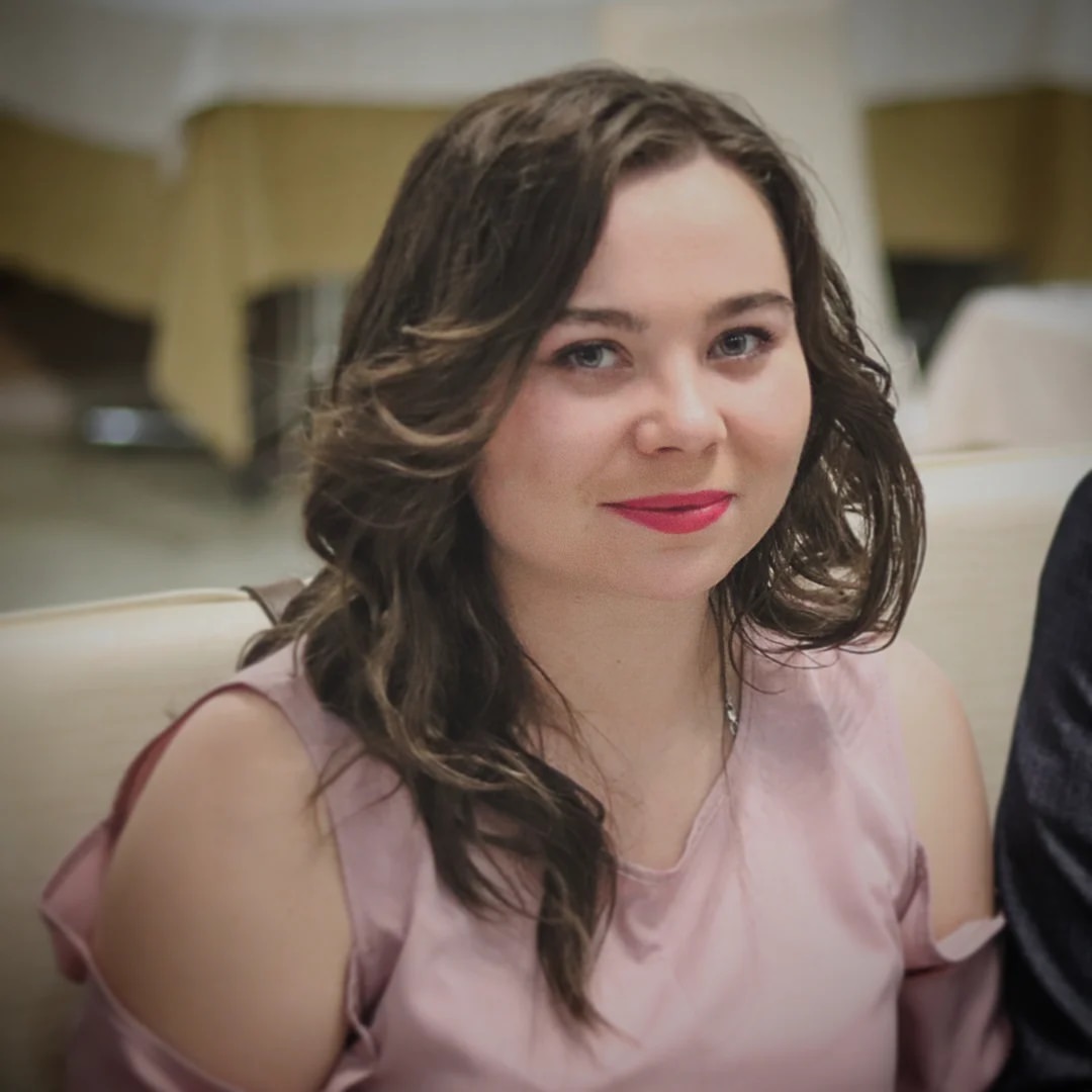 ТЫ САМ ВО ВСЕМ ВИНОВАТ🤦🏻‍♀️ Часть 2. 

Настаёт тот момент, когда начинаешь все осознавать. 

Все, что сейчас происходит в твоей жизни, абсолютно все сделал ты сам. ТЫ САМ ВО ВСЕМ ВИНОВАТ. Только от твоих действий и решений зависит твоя жизнь😱. 

❗Вот к примеру, ты находишься рядом с человеком, потому что ты сам этого хочешь. Соответственно то и получаешь. Он к тебе плохо относится, потому что ты сам это допускаешь. Люди тебя эксплуатируют,  потому что ты сам позволил. И так во всем.... 

❗Все, что происходит в твоей жизни лишь следствие твоих желаний и действий. И ничего больше... 

☝🏼Как говорила одна моя хорошая педагог-психолог: "Хочешь изменить мир, начни с себя". И сейчас я понимаю, о чем она мне тогда пыталась сказать! 

👍🏻Если я хочу изменить жизнь, должна начать в первую очередь с себя, с своих мыслей, с своего поведения.  (Пожалуй, сейчас лучший момент, чтобы начать все менять!) 

К чему я это все...Чтобы в будущем не говорили: ТЫ САМ ВО ВСЕМ ВИНОВАТ,  нужно творить сейчас. Нужно менять все! Чтобы потом все говорили: ЭТО ВСЕ БЛАГОДАРЯ ТЕБЕ. (В хорошем смысле этой фразы, а не с укором!)😍 

Я верю в себя, верю в Вас! Меняйтесь сами и меняйте свою жизнь, чтобы люди были благодарны Вам. Ну и завидовали белой доброй завистью.😉 

#полезноотанки #жизнь #саморазвитие #мотивация #анкаsmmмамка #самопознание #немолчи #кричивовесьголос