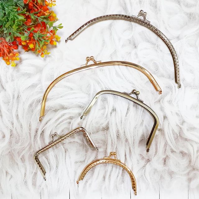 maria_ratnikova_art в LOOKY. #аксессуарыдлякукол#амигуруми#вседлятворчества#вязаниекрючком#вязание#вседлярукоделия#гелиосхоллейск#длябантиков,#игрушкиручнойработы#игрушкиназаказ#люблювязать#длякукол#марьяискусницаейск#магазиндлярукоделия#магазинрукоделия#подаркиручнойработы#поделки#подарки#пряжа#ручнаяработа#рукоделие#рукоделиеейск#товарыдлятворчества#творчество#товарыдлярукоделия#хобби#хендмейд#фурнитурадлякукол#фурнитурадляигрушек#трессы. Фурнитура для сумок ...
