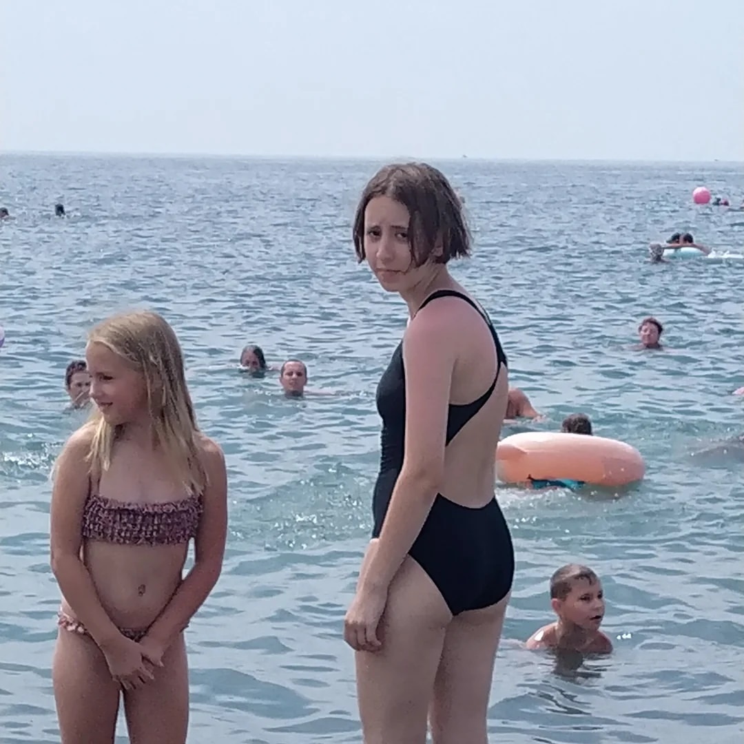 aksana_peshkova в LOOKY. . Видимо заставили идт...