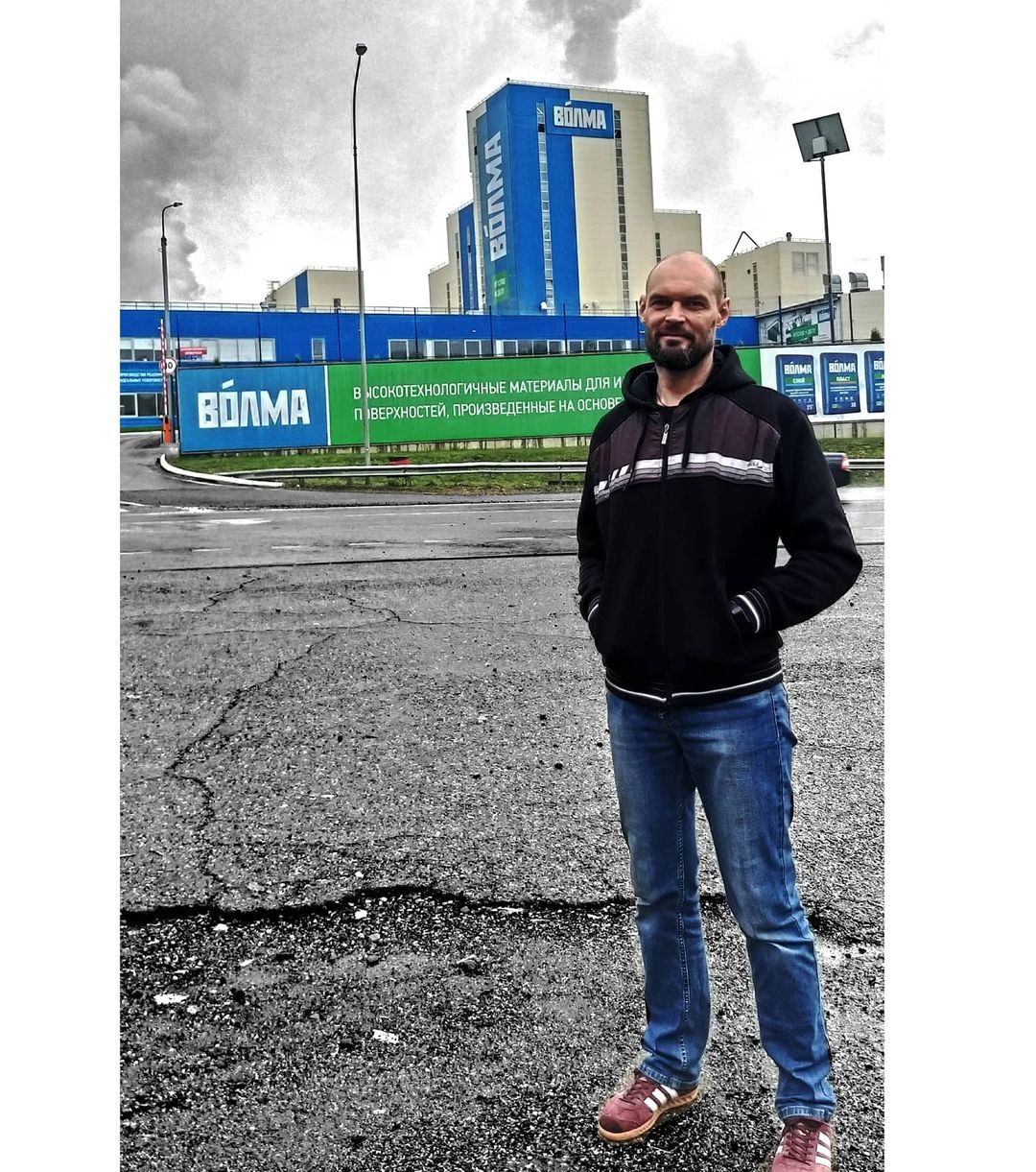 kornilru в LOOKY — проезжая мимо не мог не остановиться
.
поздравляю с днем стр