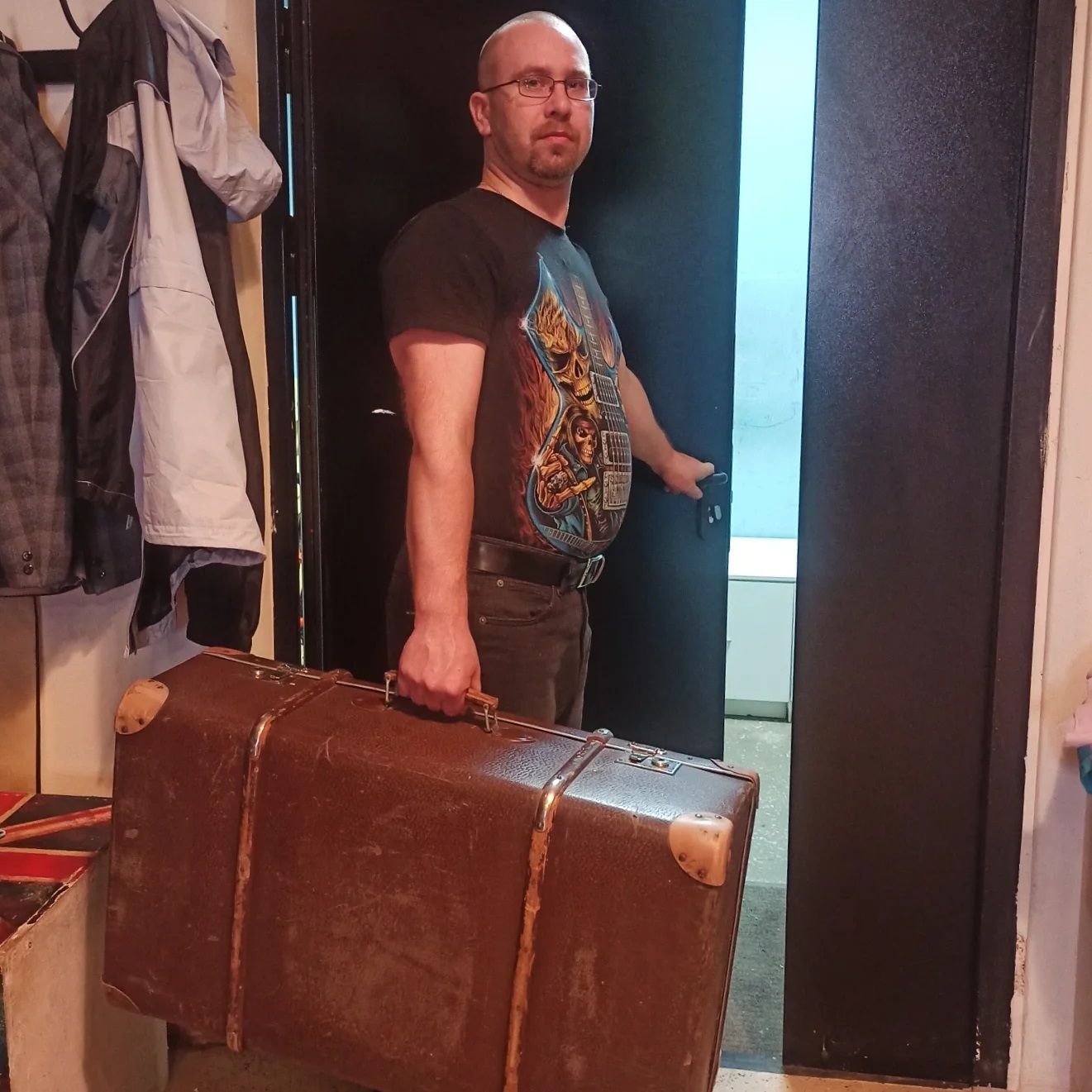 bestbass777 в LOOKY. . Закрой за мной дверь...