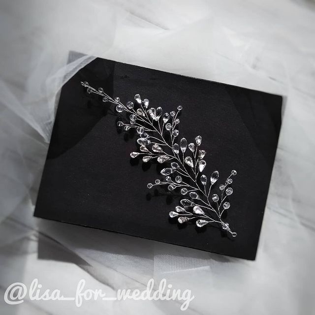 lisa_for_wedding в LOOKY. #украшенияворонеж,#украшенияизхрусталя,#украшенияизкристаллов,#украшениявприческу,#диадемаручнойработы,#диадема,#тиара,#тиарадляневесты,#свадебныйгребень,#прическанасвадьбу,#прическаневесты,#веточкаизхрустальныхбусин,#веточкавприческу,#хрустальныйгребень,#украшениянавыпускной,#нежнаяневеста,#свадебныйнаряд,#свадебноеплатье,#веточкавприческу,#вприческу. Веточка с капельками...
