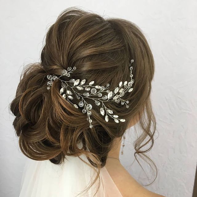lisa_for_wedding в LOOKY. #украшенияворонеж,#украшенияизхрусталя,#украшенияизкристаллов,#украшениявприческу,#диадемаручнойработы,#диадема,#тиара,#тиарадляневесты,#свадебныйгребень,#прическанасвадьбу,#прическаневесты,#веточкаизхрустальныхбусин,#веточкавприческу,#хрустальныйгребень,#украшениянавыпускной,#нежнаяневеста,#свадебныйнаряд,#свадебноеплатье,#веточкавприческу,#вприческу. Нежная невеста от @y...