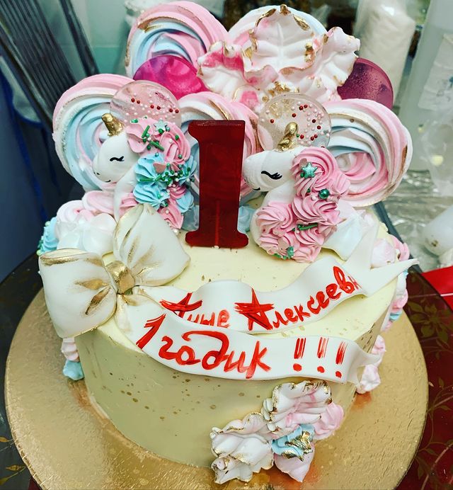 iulianaidishkina в LOOKY. #тортназаказ#тортнапраздник#вкусныйторт#свадебныеторты#вкусныесладости#ф. Нежный ванильный бис...