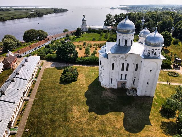 mnesverhuvidnovse в LOOKY. #дрон,#коптер,#великийновгород,#фотодляроссии,#rus_places,#rus_photos,#russia_img,#dronepointofview,#droneaddicts,#walk_on_russia,#welcometorussia,#showmerussia,#russia_fotolovers,#loves_russia. С видом на озеро Илм...