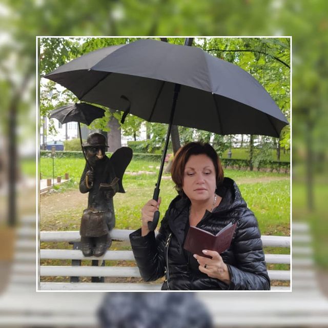 lvovainessa_2 в LOOKY. #ангел,#спб,#петербург,#petersburg,#spb,#петербургскийангел,#сад,#парк,#измайловскийсад,#зонт,#дождь,#чтение,#впаркенаскамье. #ангел #спб #петербу...