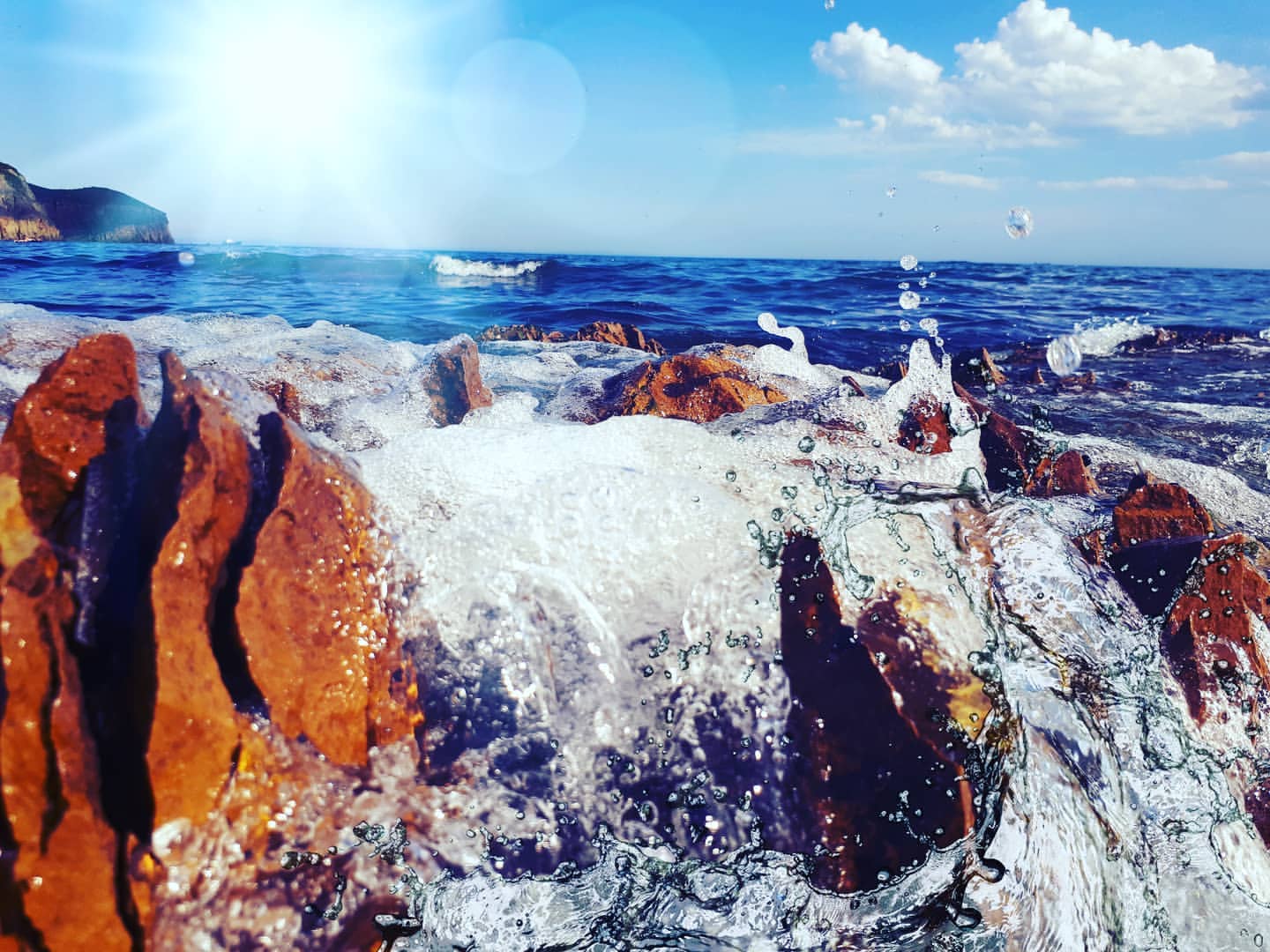 fotomirlike в LOOKY. #море,#скалы,#камни,#лето,#природа,#вдк,#влд,#vdk,#vld,#красиво,#небо,#отдых. #море #скалы #камни ...