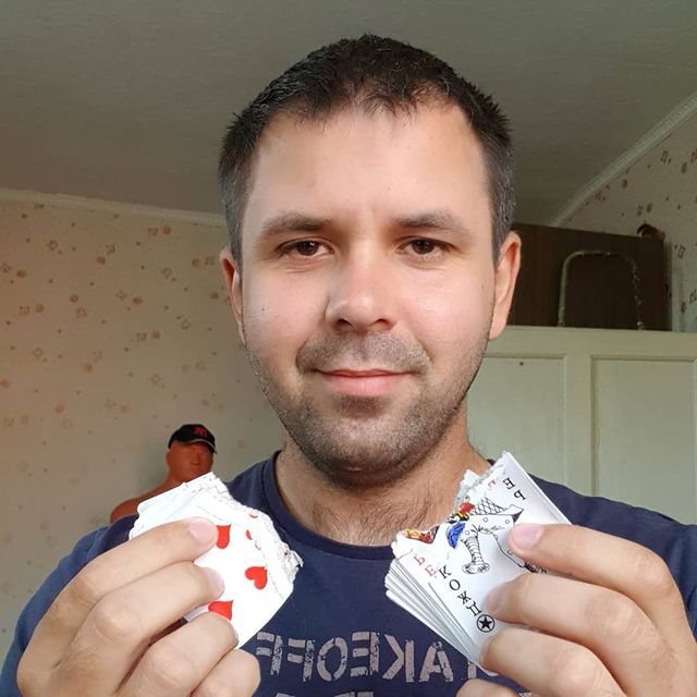 mr.vlassoff в LOOKY. #колодакарт,#разрывкарт,#карты,#калининград,#сила,#силарук,#сильныйхват,#спорт,#хобби,#изометрия,#тренировка. Постоянные тренировк...