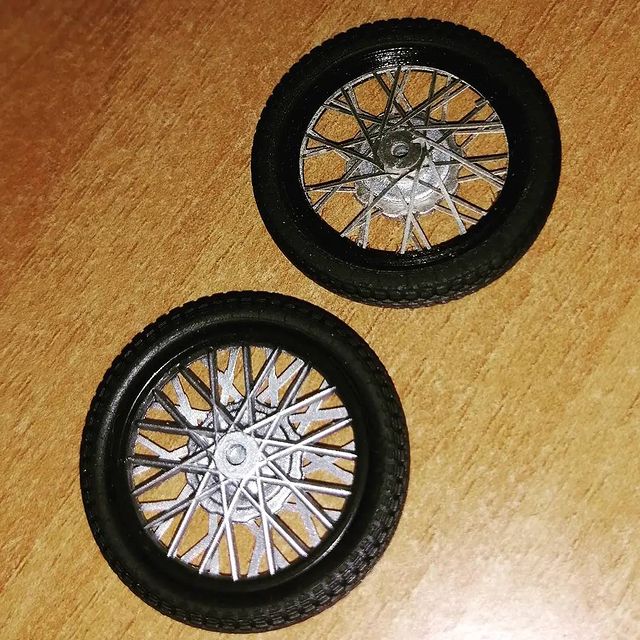 Вячеслав в LOOKY. #масштаб24,#модимио,#мотомодимио,#motomodimio,#modimio,#масштабныемодели,#хобби,#нашимотоциклы,#конверсии,#фототравлениеназаказ,#фототравлениекупить,#фототравление,#урал,#имз,#колесо. Было-стало)) Проект ...