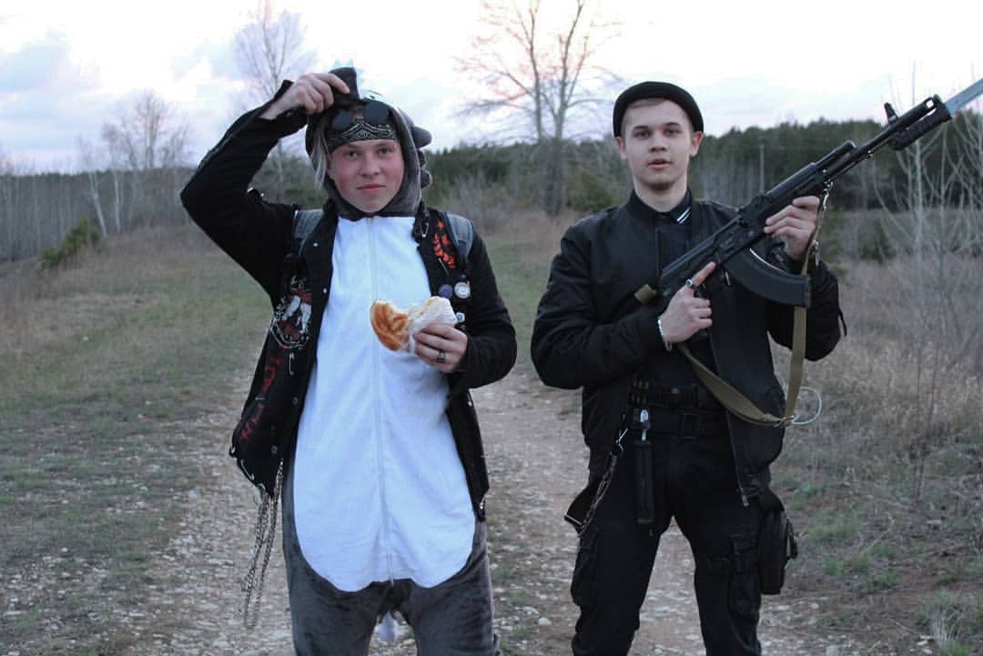 Обсудим за столом.