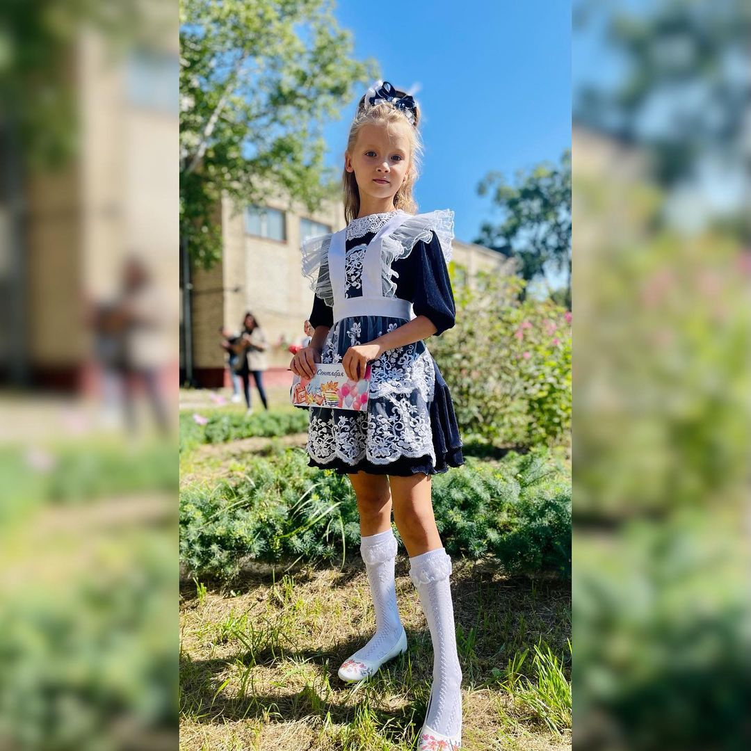 Новый этап в жизни 🤗 здравствуй школа ☺️ желаю всем мамочкам, кто в этом году повёл деток в первый класс, сил и терпения 💪🏼 мы справимся, мы сильные 🙌🏻😂 

поздравляю всех с началом учебного года 🥳 я с вами 🙈 

P.S. @m666kv125 спасибо тебе за то, что растишь настоящего мужчину 🥰 на все праздники с цветами 😘
#1сентября #1сентября2021 #первыйразвпервыйкласс #нусбогом💪🏼🤞🏼