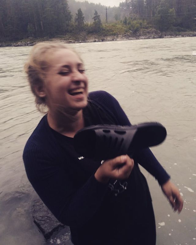anmarabarnaul в LOOKY. #семья,#друзья,#счастье,#искренность,#смех,#веселье. Повторяем пост) Види...