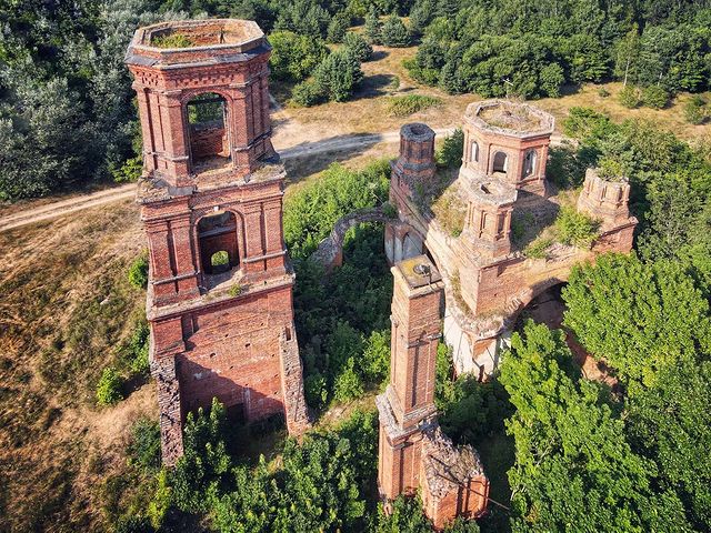 mnesverhuvidnovse в LOOKY. #abandonedworld,#abandonedphotography,#abandoned_addiction,#рязанскаяобласть,#заброшенныеместа,#заброшенное,#видсверху. Обратите внимание на...