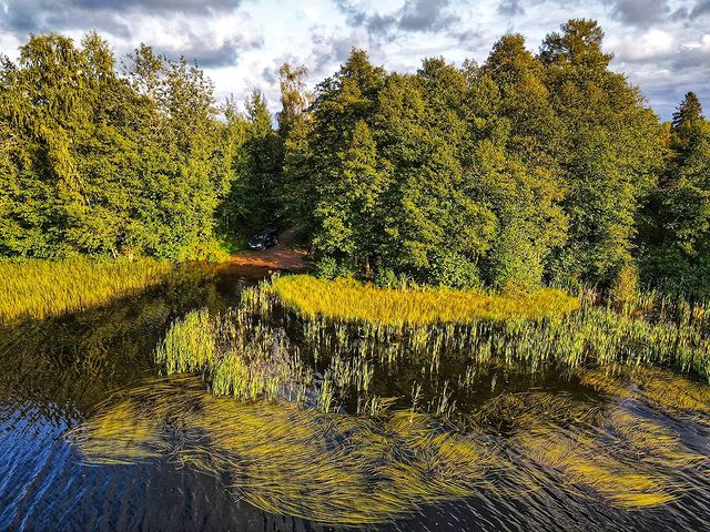 mnesverhuvidnovse в LOOKY. #озера,#природароссии,#полёт,#эстетикаебеней,#russia_fotolovers,#russia_img,#dronepointofview. Очаровательные волны...