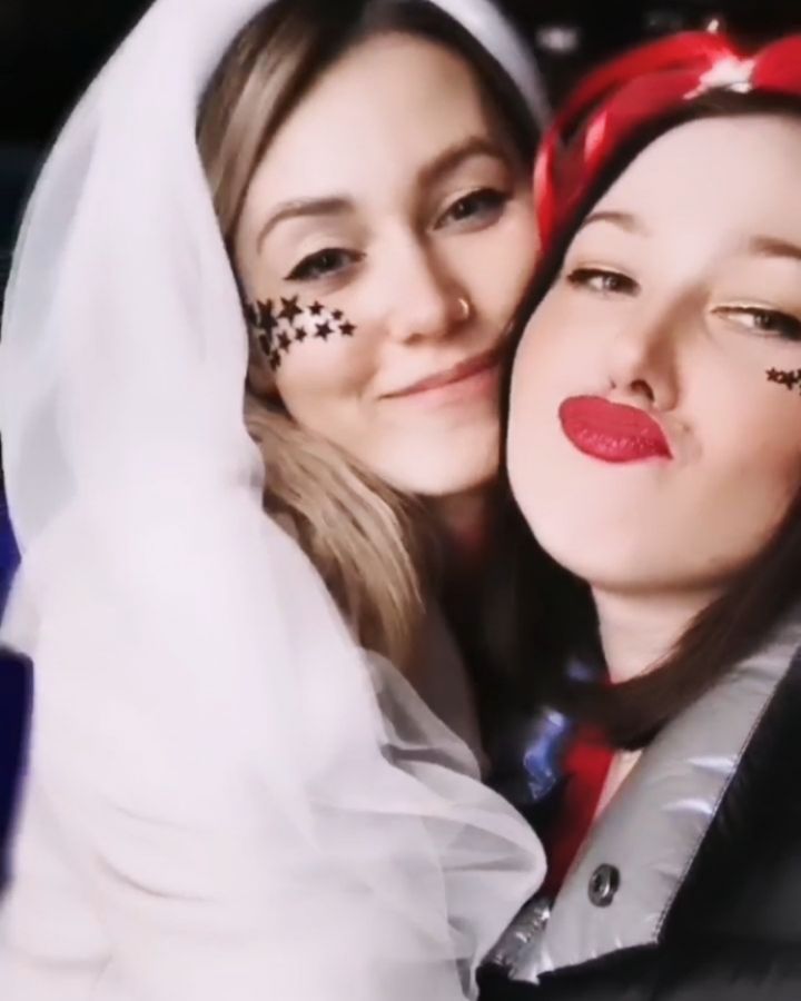 deringusha в LOOKY. . Пока ребята уже пост...