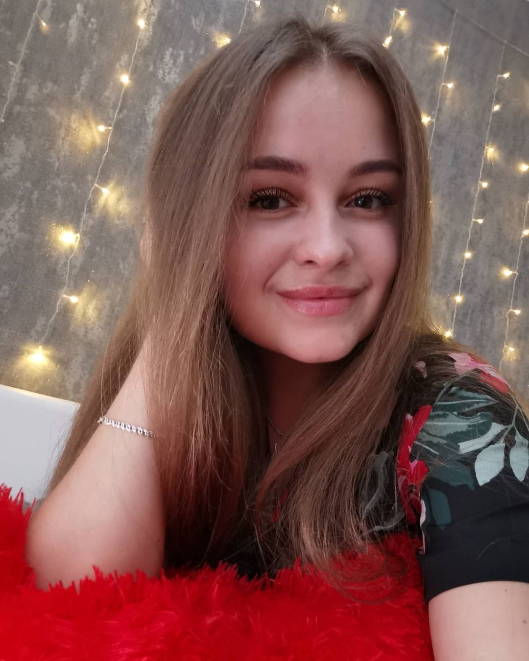 elvirabolshacova in LOOKY. . null