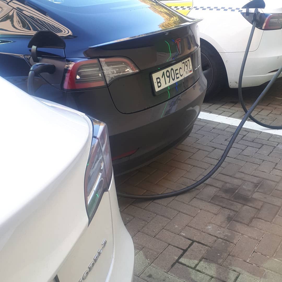 bogdan163777 в LOOKY — #teslataxi 
#Teslasochi 

😎😁✌банда tesla))))