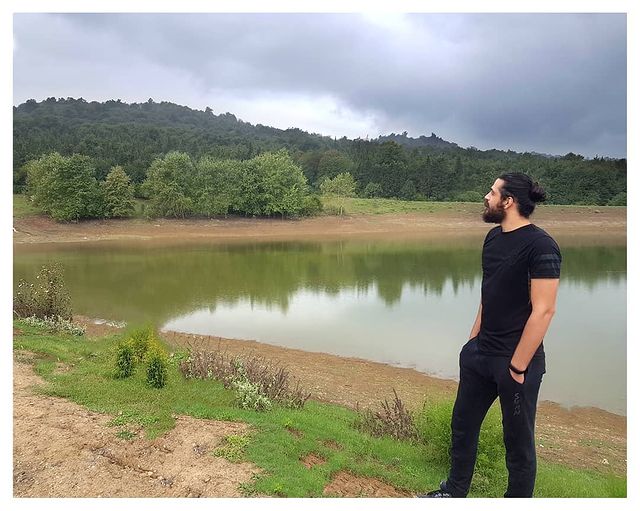 iliya.shakeri в LOOKY. #سنا. .
شادی ندارد آنکه ند...