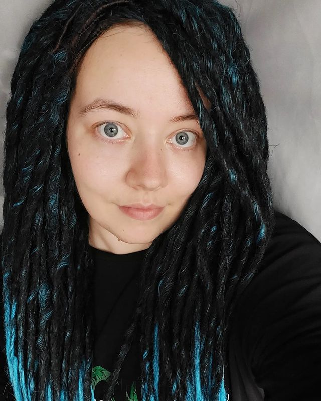 sindri_braids в LOOKY. #СПб,,#афроприческа,,#косы,,#sindribraids,,#декосы,,#секосы,,#декомплект,,#питервкосах,,#цветныекосы,,#секосы,,#секомплект,,#де,,#се,,#безфильтра,,#дреды,,#дедреды. Хорошо быть мастером...