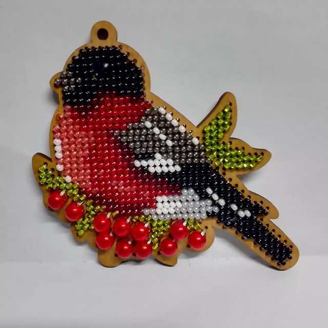 veratroshkova в LOOKY. #crossstitch,#вышивкабисером,#вышивальныйманьяк,#вышиваютнетолькобабушки,#волшебнаястрана,#снегирь. Готовая отдыхалка сн...