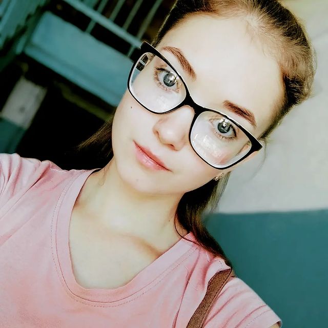 nadin.putaeva.yarmola в LOOKY. . 🖤🖤🖤
