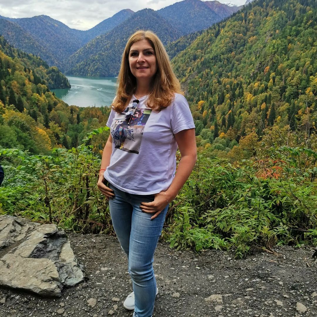 Рица – понятие нарицательное. Знаменитое абхазское озеро неизменно ассоциируется с чистотой и красотой. Располагаясь высоко в горах, оно является одним из самых известных природных шедевров Кавказских гор.