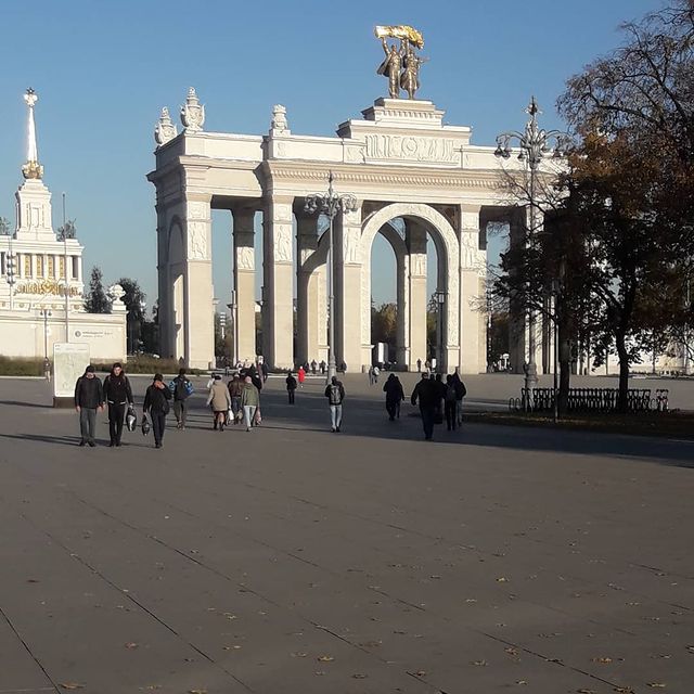 yra_vaschenko в LOOKY. #вднх,#парквднх. #вднх 
#парквднх