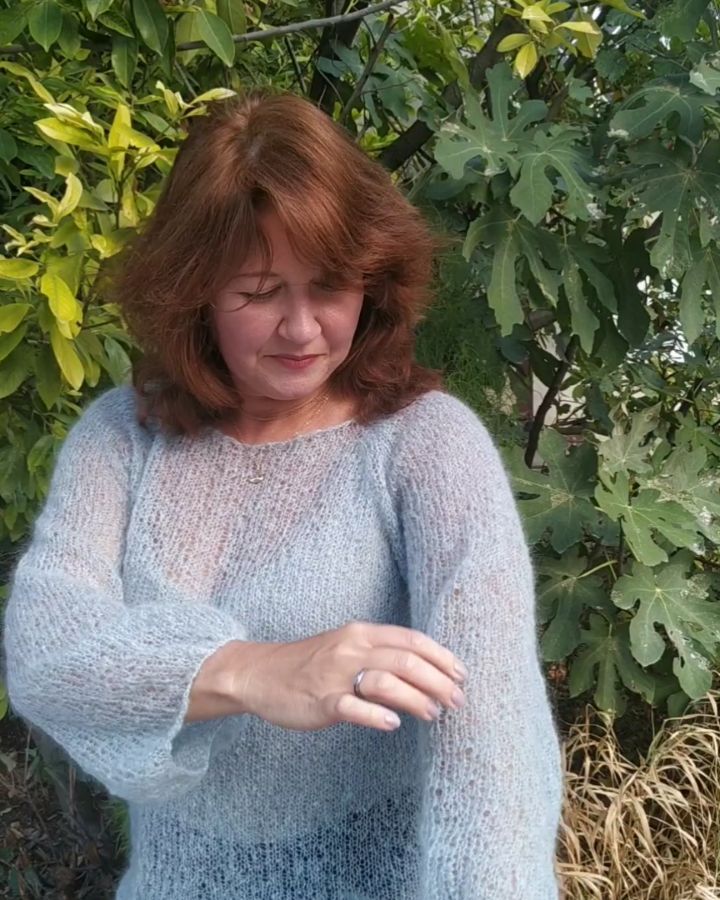 kateyarnseller в LOOKY. #свитерпаутинка,#свитерспицами,#паутинкаизмохера,#измохера,#спицами. Паутинка - реглан 👌...