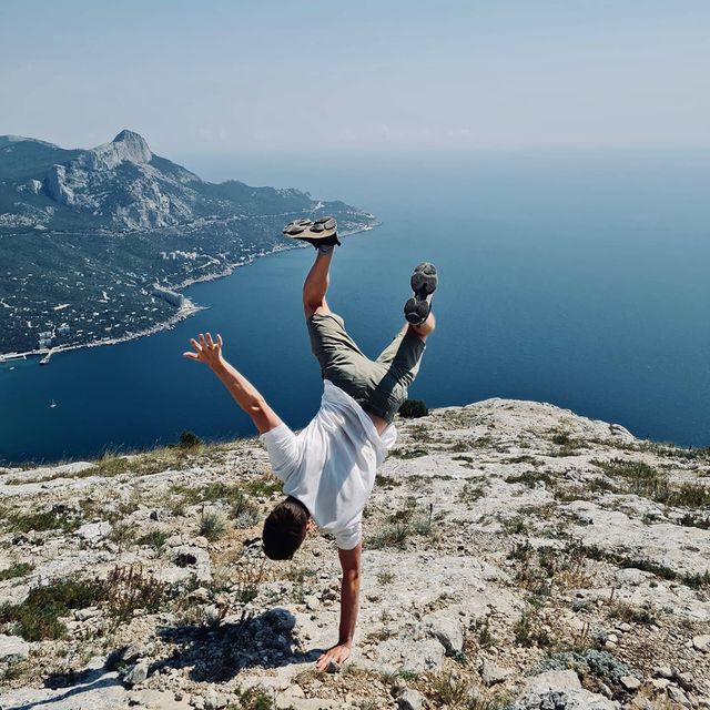 earl_alexandro в LOOKY. #gopro,#goprorussia,#gopro8,#crimea,#crimearussia,#blacksea,#kushkaya,#summer,#summer2021,#крым,#крым2021,#россия,#крымроссия,#черноеморе,#ласпи,#отдыхнаприроде,#лето2021,#гоупро,#акробатика,#борщ,#горы,#поход,#понты,#russiasummer,#goprocrimea,#псевдоинтеллектуал,#goproru. Есть такой интересны...