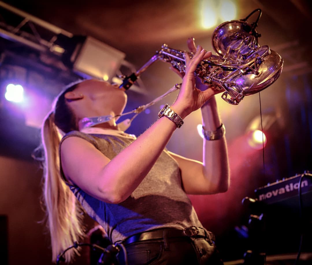 kristina_tis_sax_player в LOOKY — фото 2