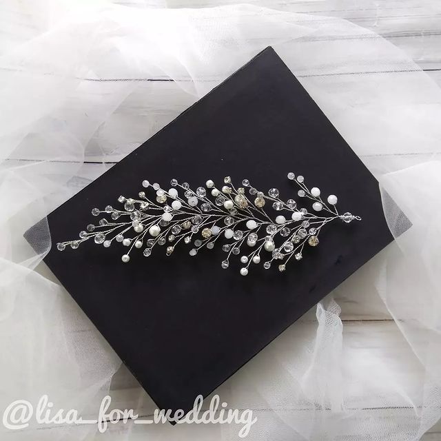lisa_for_wedding в LOOKY. #украшенияворонеж,#украшенияизхрусталя,#украшенияизкристаллов,#украшениявприческу,#диадемаручнойработы,#диадема,#тиара,#тиарадляневесты,#свадебныйгребень,#прическанасвадьбу,#прическаневесты,#веточкаизхрустальныхбусин,#веточкавприческу,#хрустальныйгребень,#украшениянавыпускной,#нежнаяневеста,#свадебныйнаряд,#свадебноеплатье,#веточкавприческу,#вприческу. Бывают и такие "наби...