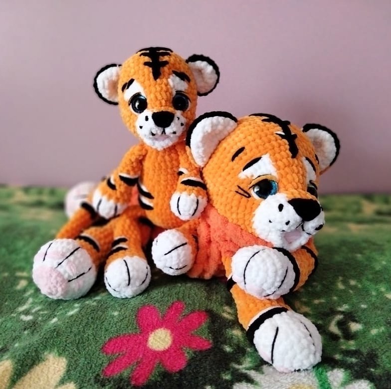 igrushki_ot_tanuwki в LOOKY — Милая компашка🐯
.
Большой тигр-это пижамница, маленький-это
