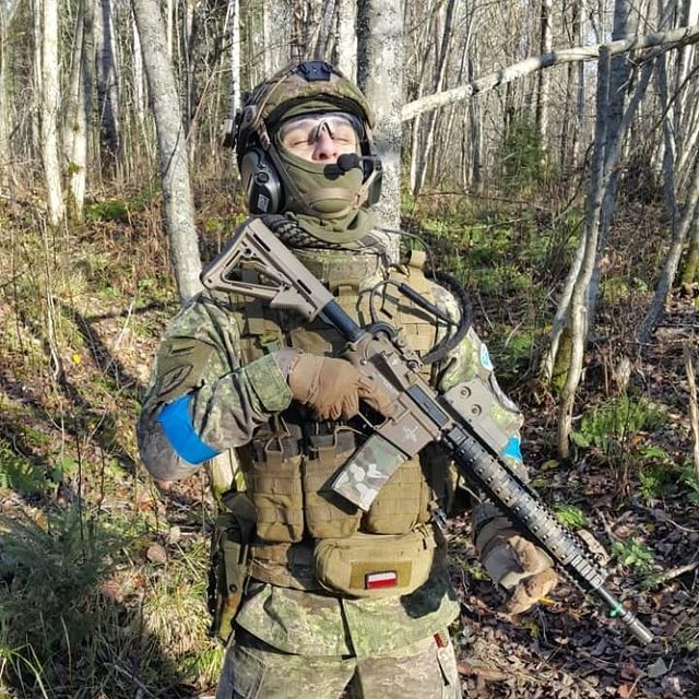 griffoni4 в LOOKY. #airsoftspb,#wfs_grom,#ленстрайкорг,#чигры. Солнце, бег, тактика...