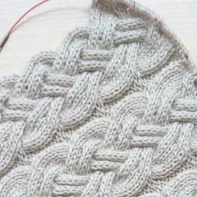 shemy.vyazaniya в LOOKY. #knitdress,#вязаноеплатье,#вязаниеслюбовью,#красивыйшарф,#красивыйсвитер,#модныйсвитер,#платьеспицами,#вяжемспицами,#узоры,#узор,#узорыспицами,#длясебялюбимой,#схемывязания,#вязаниеспицаминазаказ,#вязаниенамашине,#ажурныйузор,#машинноевязание,#узорынамашине,#вяжунамашине,#вяжемнамашине. Узор из кос для шарф...
