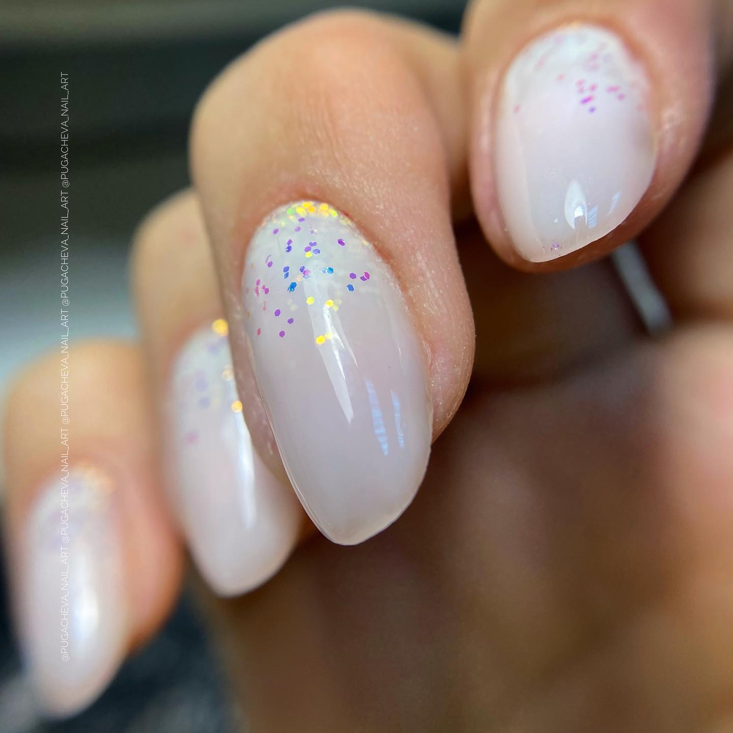 pugacheva_nail_art в LOOKY. #ручнаяроспись,#росписьногтей,#укреплениегелем,#укреплениеногтей,#покрытиегельлаком,#маникюр,#новомомосковск,#красотаспасетмир,#инкрустация,#инкрустацияногтей,#инкрустациястразами,#pugacheva_nail_art. Молочка это просто т...