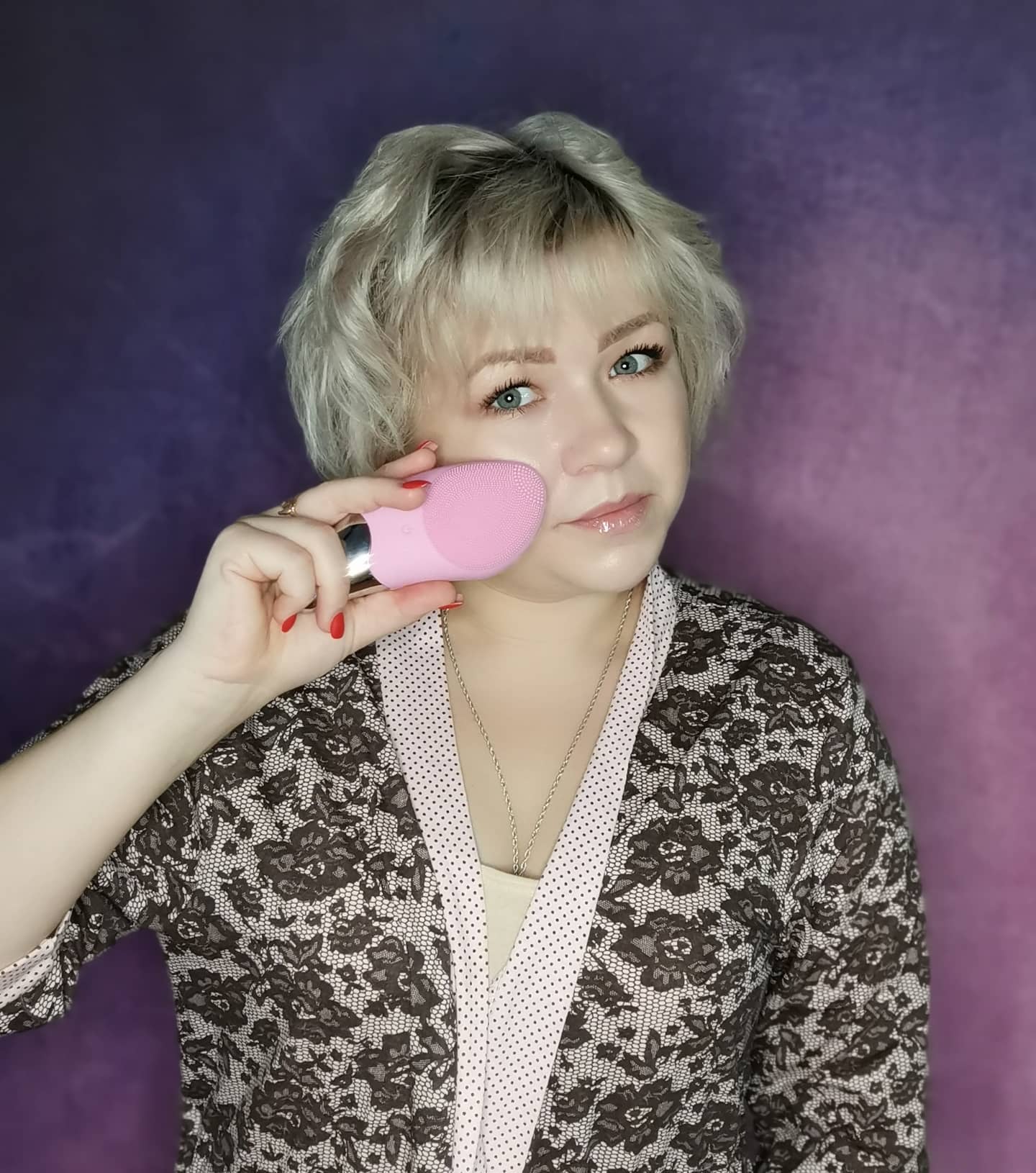 zefirochka_9 в LOOKY. #alieхрress,#alieхрressblogger,#myоtzyv,#rеvievv,#zefirochka_9,#blondy,#blondie,#стиль,#красота,#пышкапозинг,#мода,#girls,#girl,#pink,#style,#moda,#honor20pro,#honor,#reviewnеw,#marykay,#mk,#розовыйменяетмир,#позинг,#nеwроst,#джинсы,#зима,#тепло,#black. Щётка для умывания /...