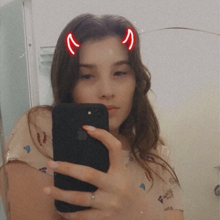 i.elizabeth.20 in LOOKY. . 😈😈😈